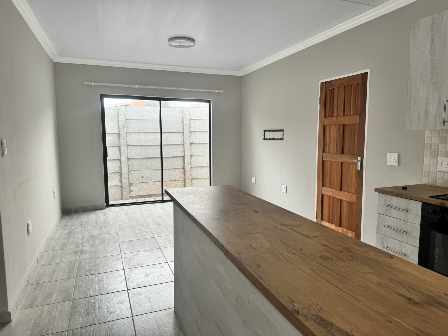 To Let 3 Bedroom Property for Rent in Flamwood North West